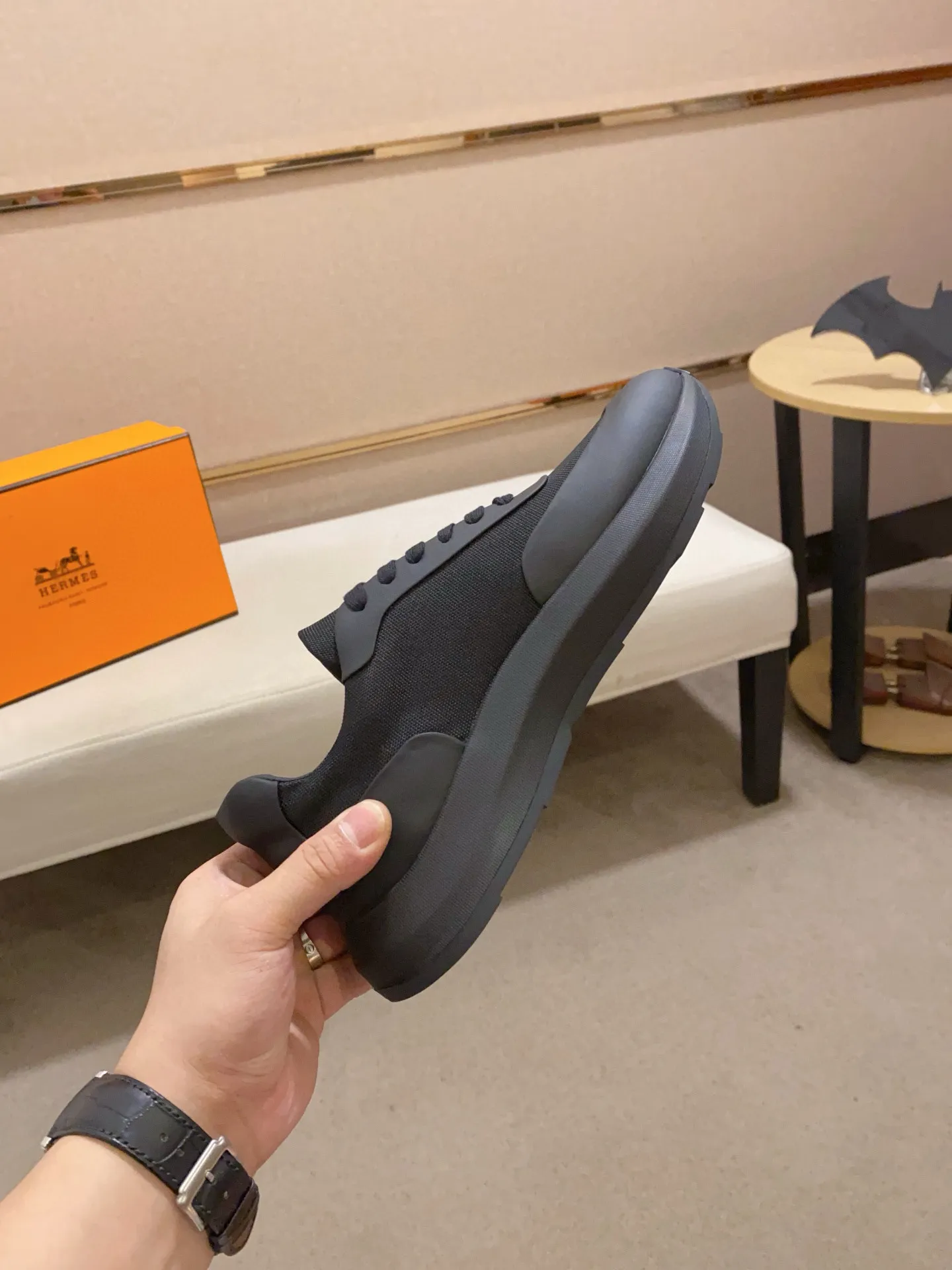 Men's clothing and shoes💰: 600💰《HERMES》【Classic Original Version】Hermès; Top 🔝 Purchasing Agency 🔍🔍Men's latest 🇺🇸 counters are on sale simultaneously, original imported from Italy ▲▲Silk cowhide with breathable fabric ▲▲ (high-end and expensive Qi·Grade) Exquisite workmanship (Italian 🇮🇹Imported water-dyed 🐂cowhide lining) Sole: Original sole provided by the original factory, ⚠️Exclusive double-layer activity·TPR·Rubber·Combined molded outsole; Super·comfortable·wear-resistant·non-slip·environmental protection The real thing is more beautiful if you take the real thing (high quality, follow the order), you can enter and exit the counter at will * Number of yards: 38·39·40·41·42·43·44# (can be customized 45.)